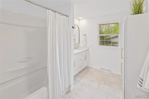 $330,000 | 10 Fawnlily Drive, Belleville, IL 62221