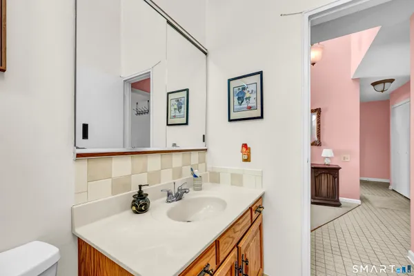 $369,900 | 32 Lawson Lane, Unit 32, Ridgefield, CT 06877