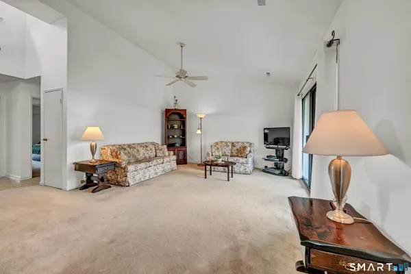 $369,900 | 32 Lawson Lane, Unit 32, Ridgefield, CT 06877