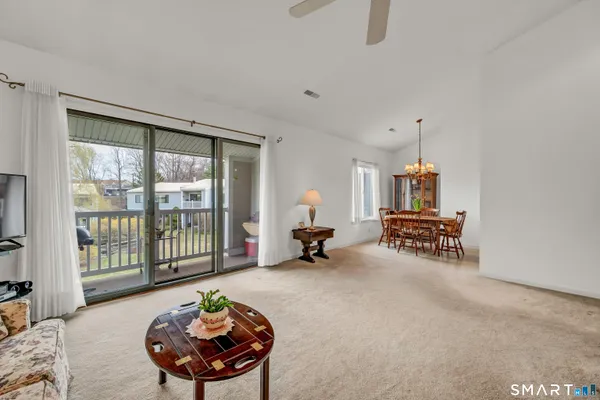 $369,900 | 32 Lawson Lane, Unit 32, Ridgefield, CT 06877