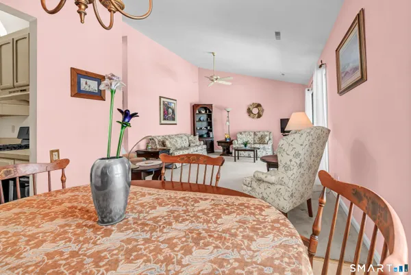 $369,900 | 32 Lawson Lane, Unit 32, Ridgefield, CT 06877