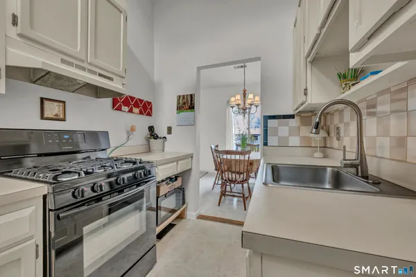 $369,900 | 32 Lawson Lane, Unit 32, Ridgefield, CT 06877