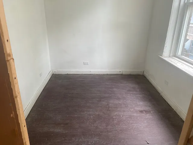 $155,000 | 129 East Kensington Avenue, Chicago, IL 60628