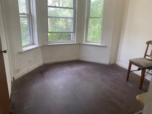 $155,000 | 129 East Kensington Avenue, Chicago, IL 60628