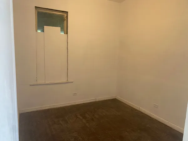 $170,000 | 129 East Kensington Avenue, Chicago, IL 60628