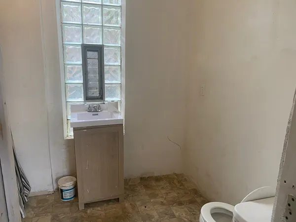 $170,000 | 129 East Kensington Avenue, Chicago, IL 60628