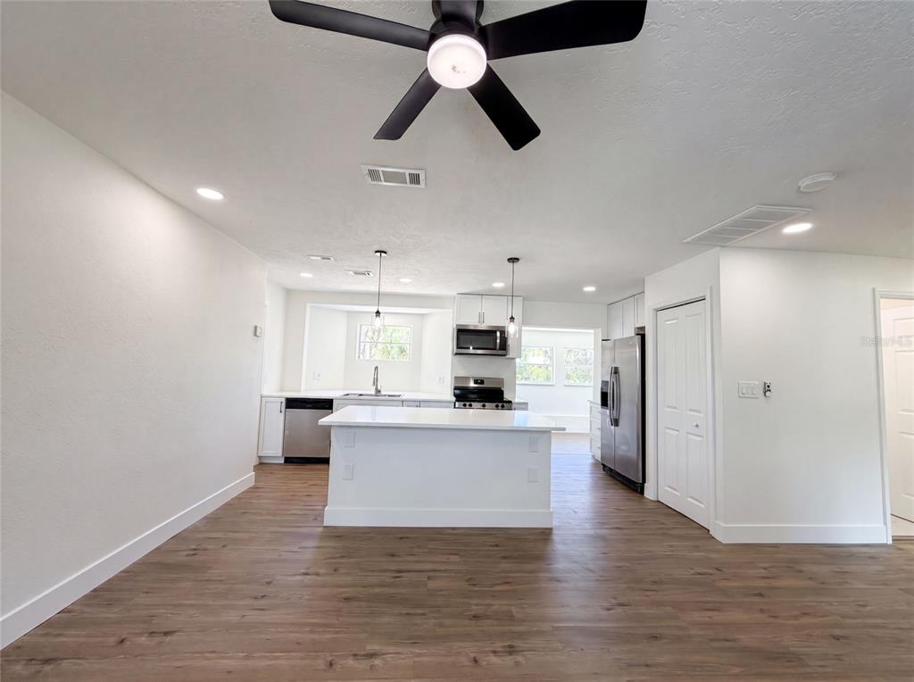 561 Yale Road Venice, FL 34293 - Photo 2 of 22