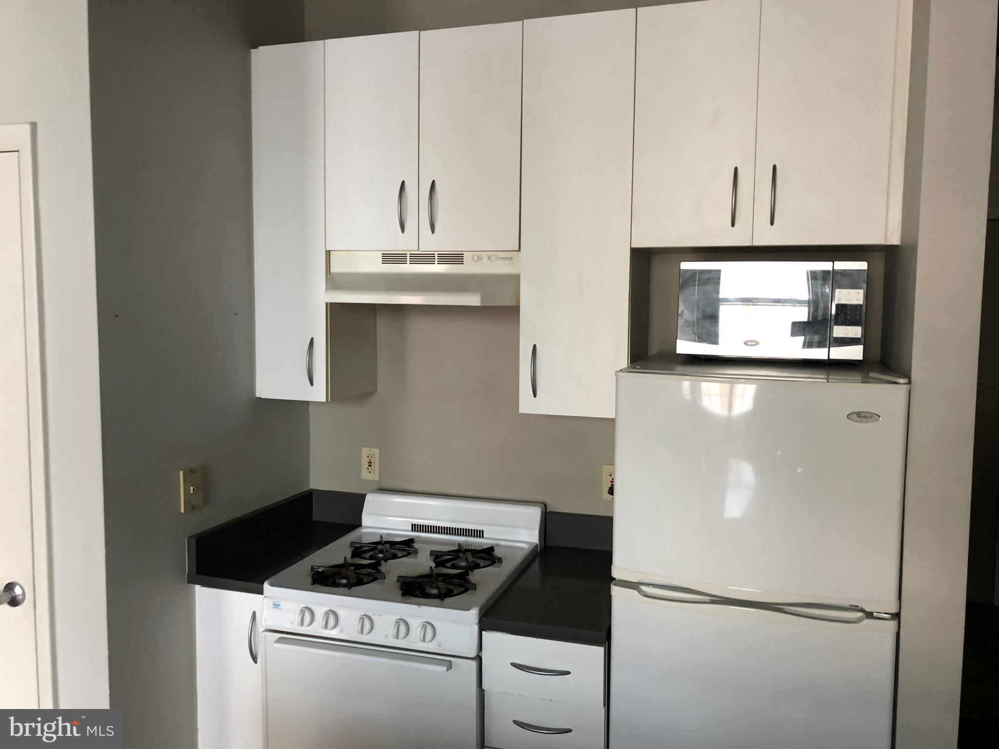 1300 N Street Northwest, Unit 607 Washington, DC 20005 - Photo 9 of 12 Kitchen