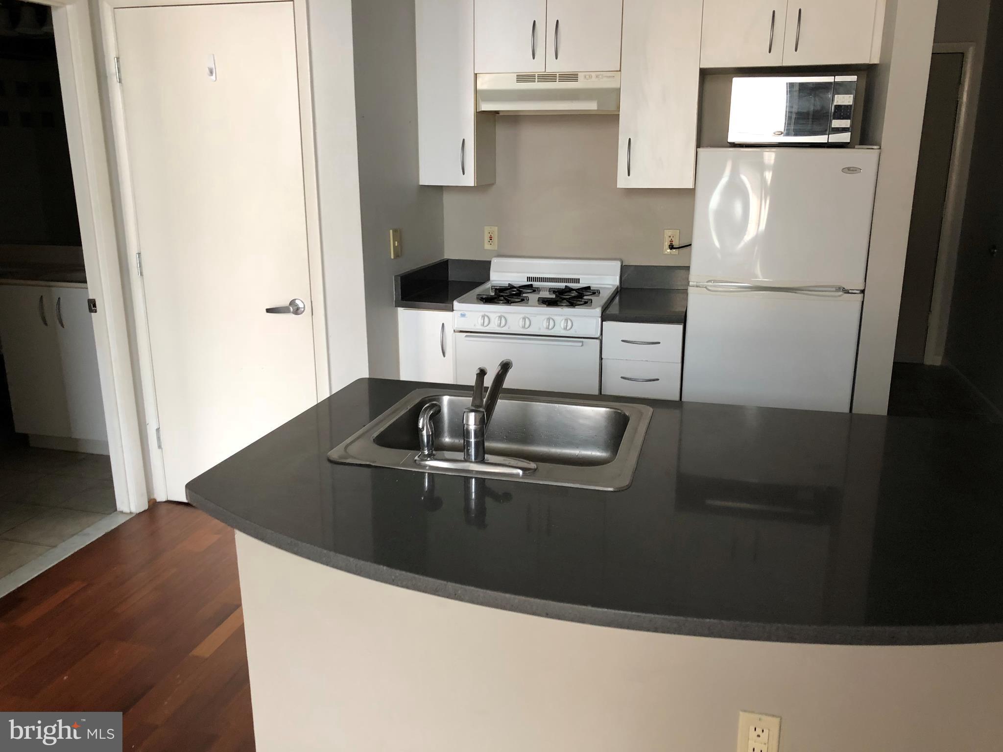 1300 N Street Northwest, Unit 607 Washington, DC 20005 - Photo 10 of 12 Kitchen