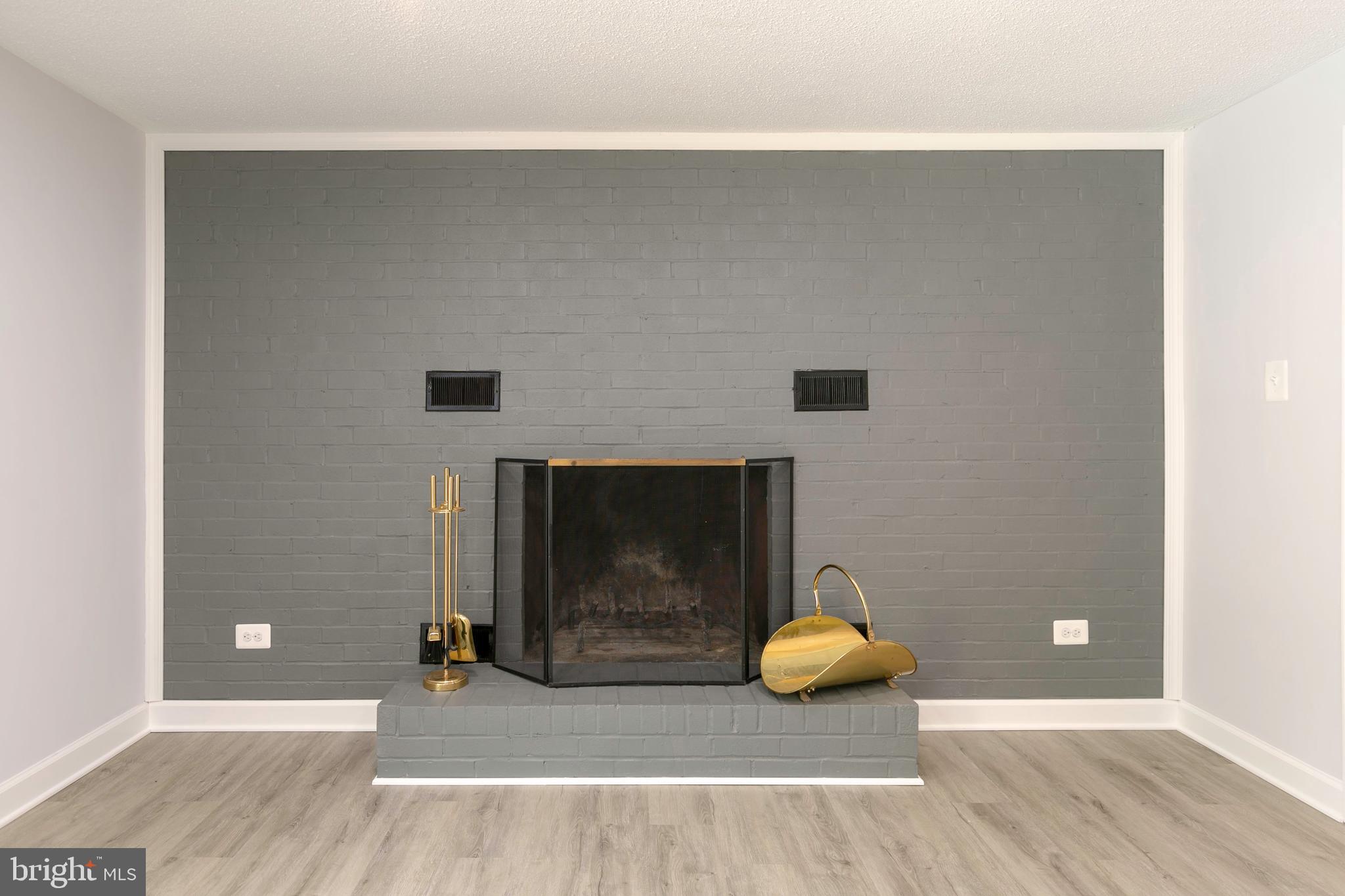 121 Chargeur Road Reisterstown, MD 21136 - Photo 27 of 42 Wood Burning Fireplace