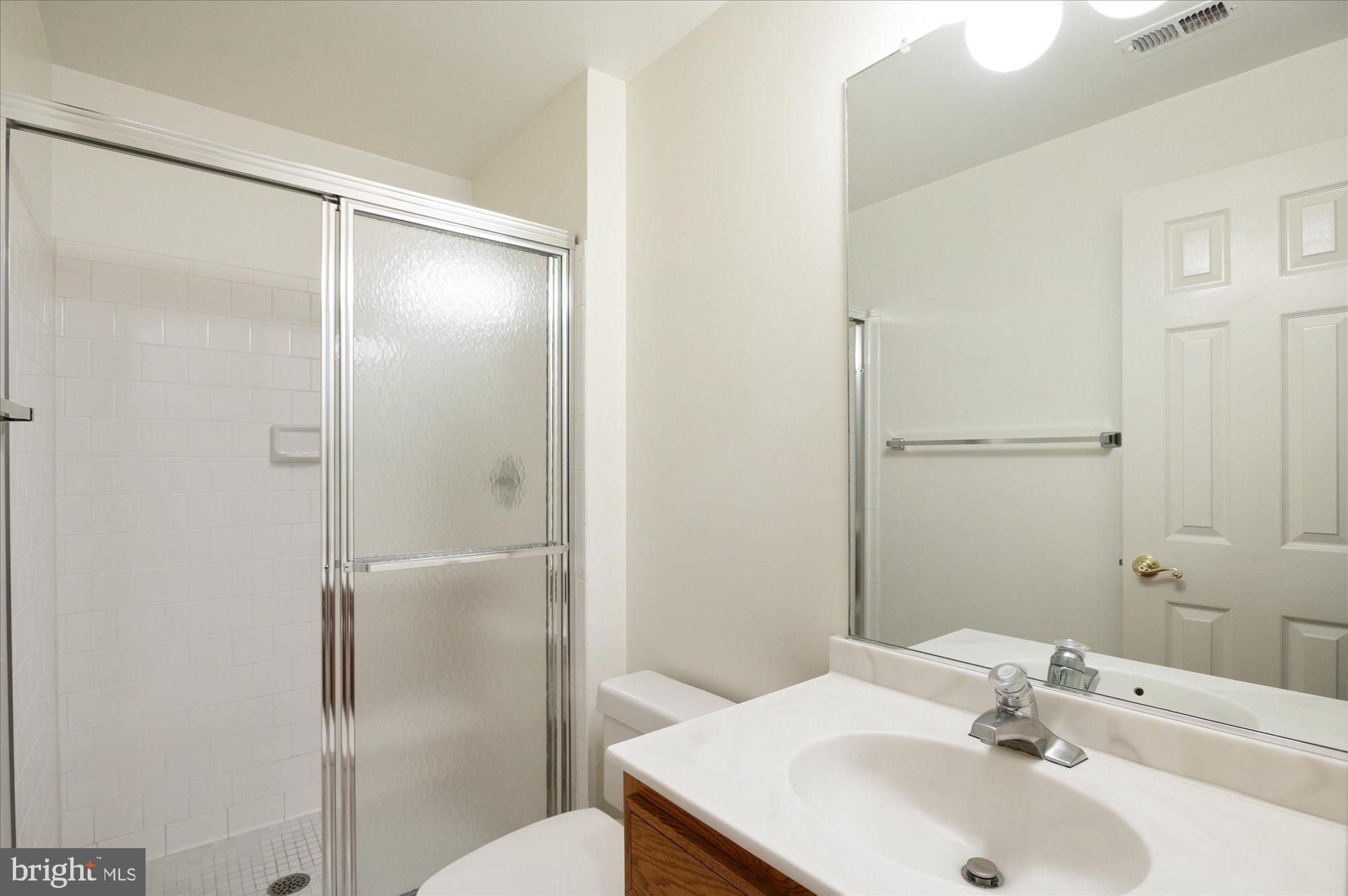 8319 Rising Ridge Way Bethesda, MD 20817 - Photo 41 of 44 Bathroom