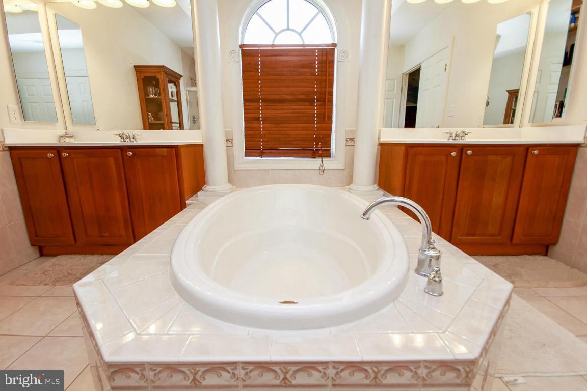 9830 Kraft Hill Road Perry Hall, MD 21128 - Photo 22 of 30 Bath (Master)