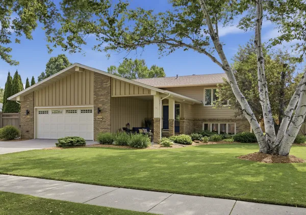 $395,000 | 3604 Rivershore Drive South, Moorhead, MN 56560