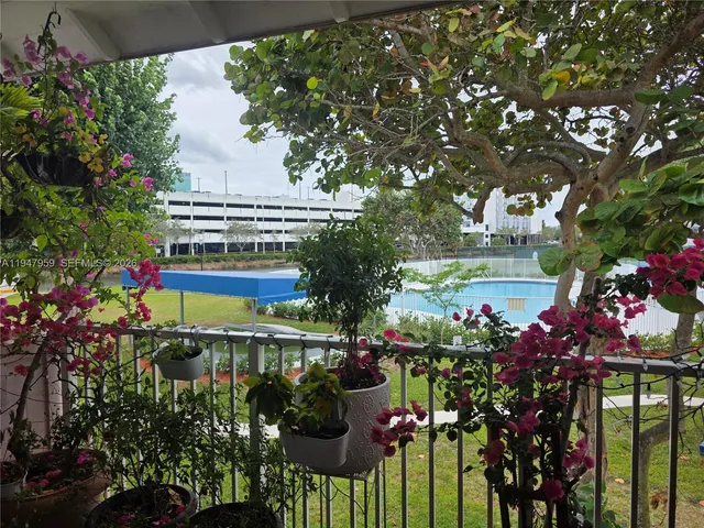 $2,300 | 7424 Southwest 82nd Street, Unit D215, Miami, FL 33143