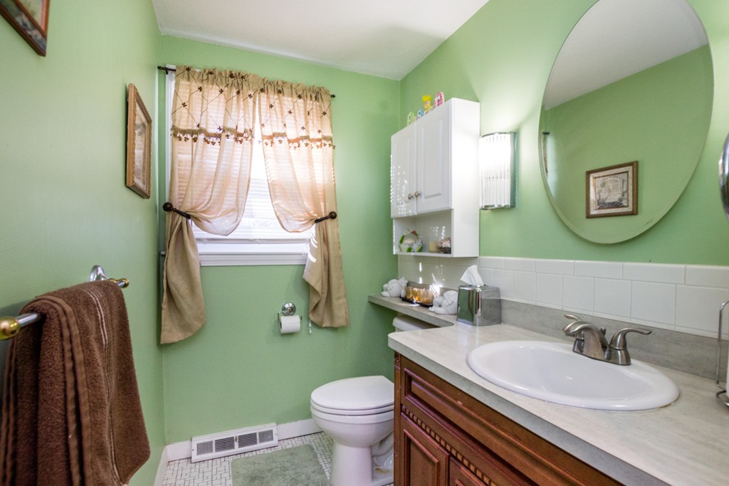 26 Gloversbrook Road Randolph, MA 02368 - Photo 20 of 30 Gallery Image 20