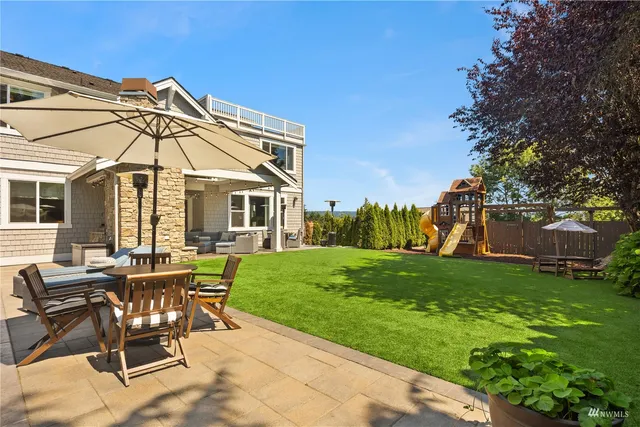 a view of outdoor space yard and patio