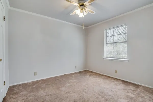 $1,900 | 1229 Greenbrier Drive, Mesquite, TX 75149