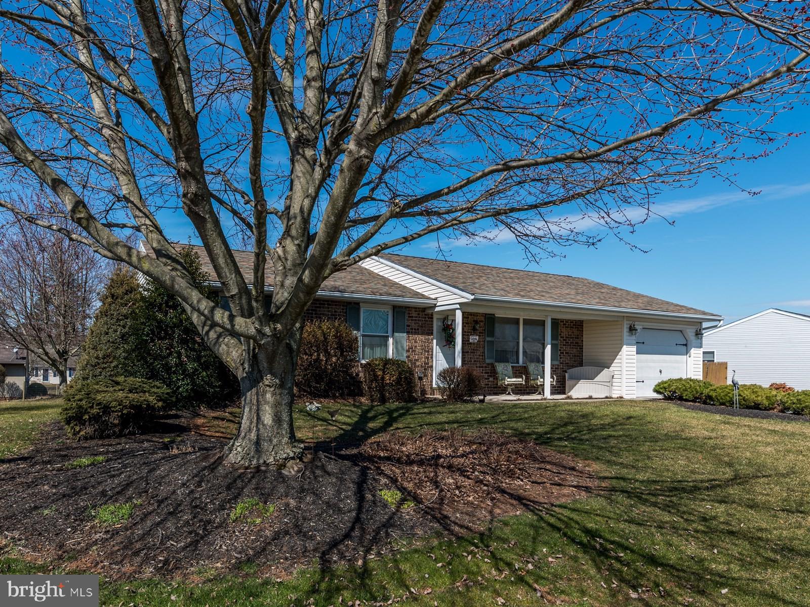 8 Spring House Lane Denver, PA 17517 - Photo 2 of 25 V2
