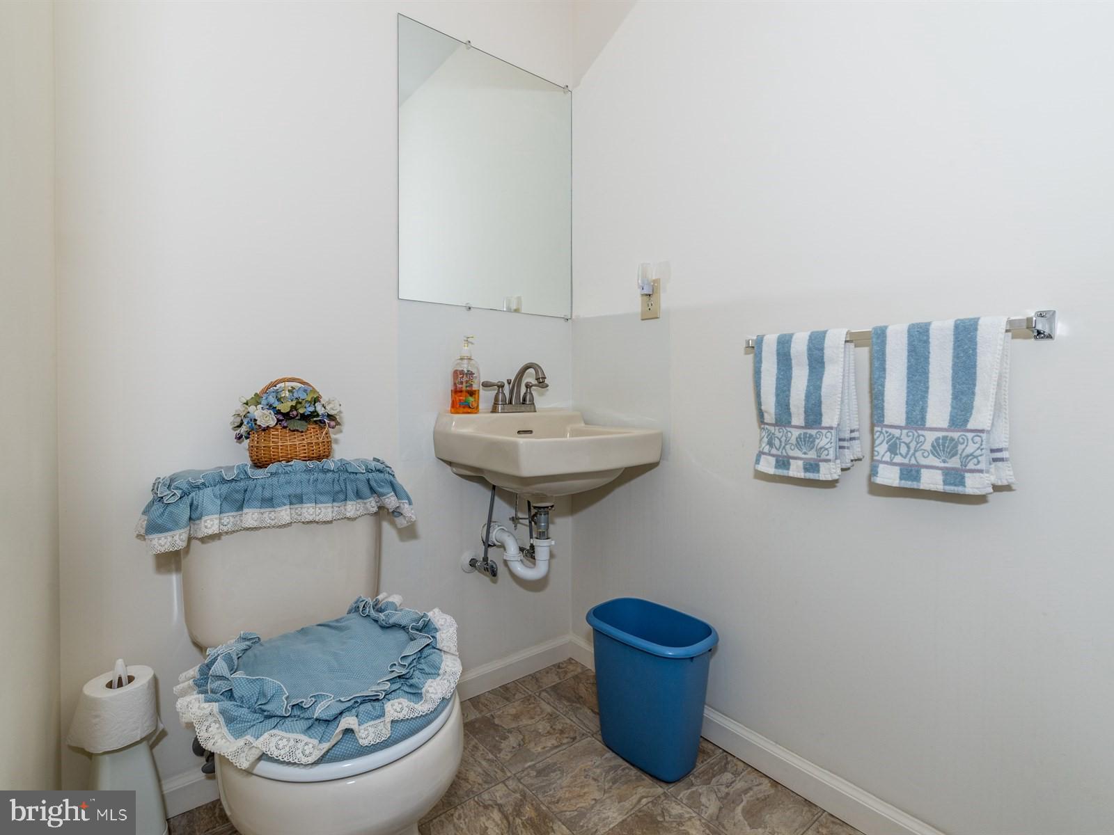 8 Spring House Lane Denver, PA 17517 - Photo 19 of 25 Half Bath