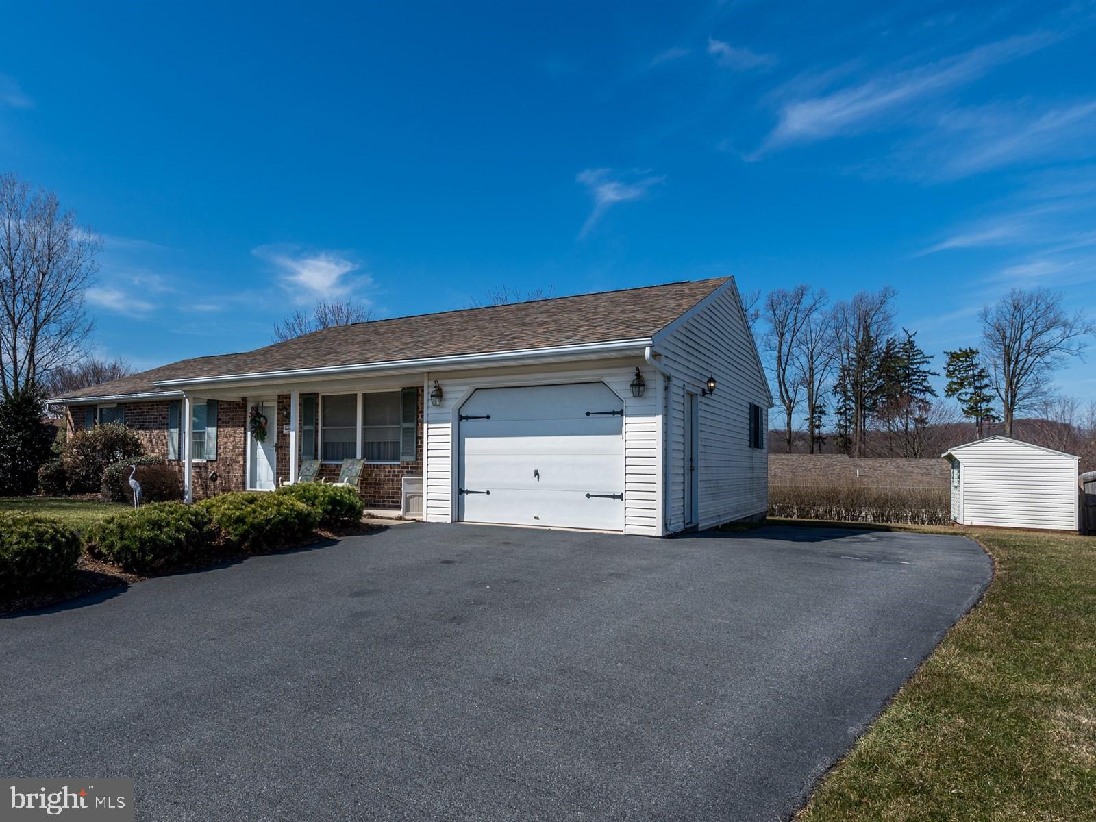 8 Spring House Lane Denver, PA 17517 - Photo 3 of 25 V3