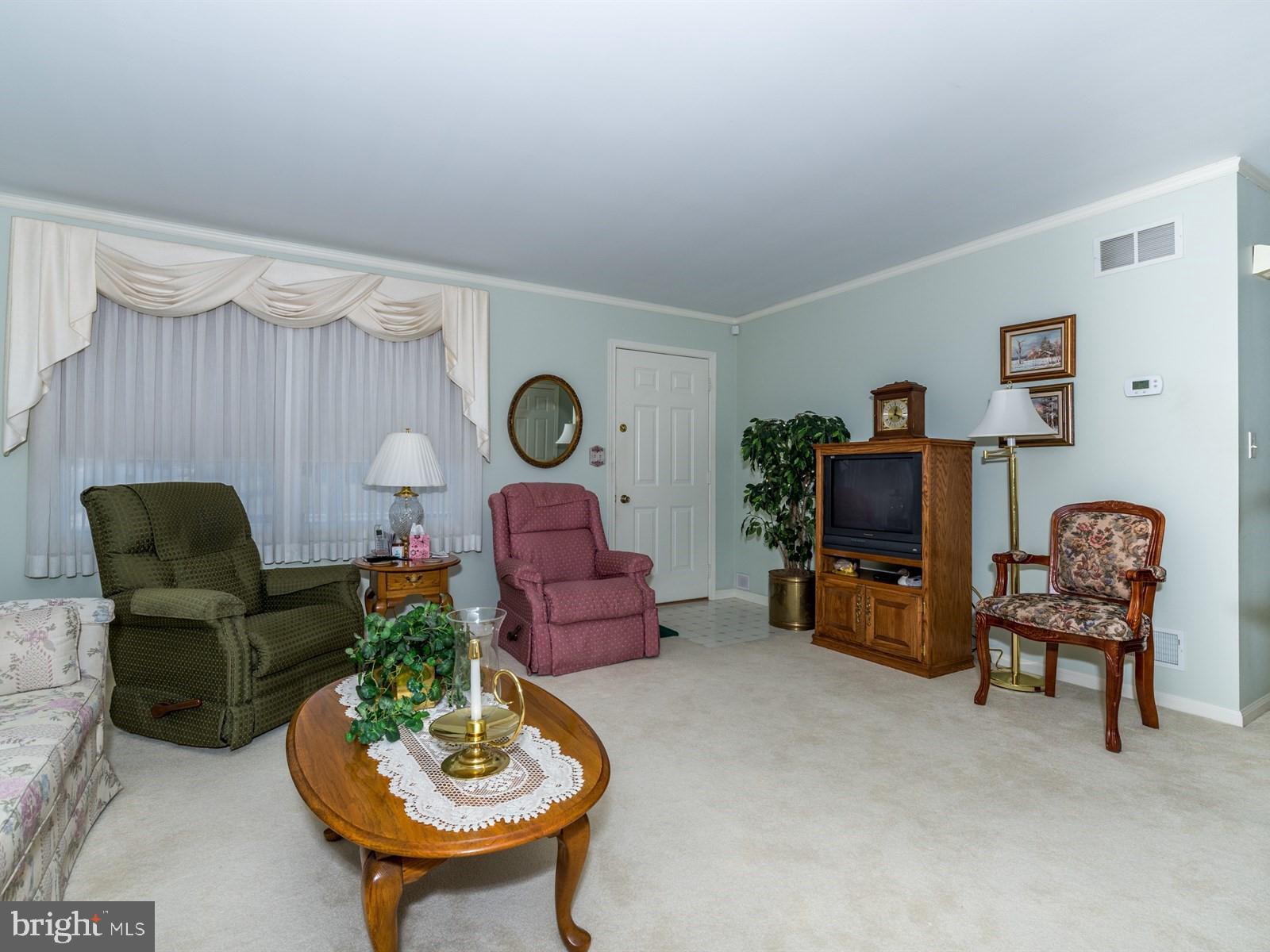 8 Spring House Lane Denver, PA 17517 - Photo 5 of 25 Living Room