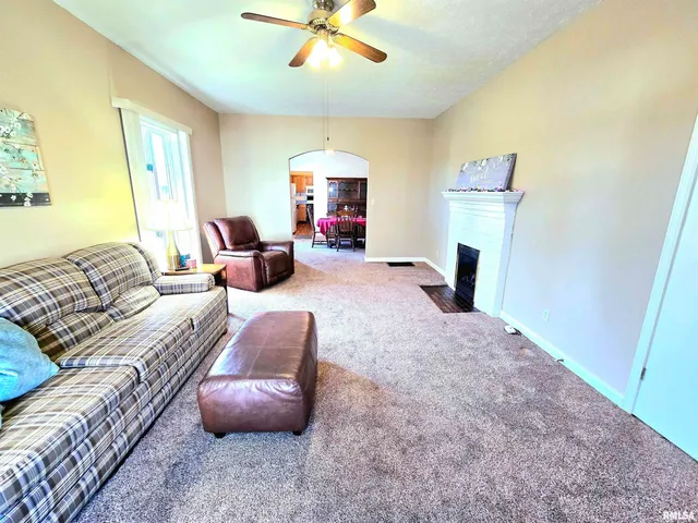 $129,900 | 1711 West Cherry Street, Marion, IL 62959