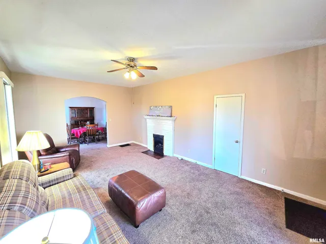 $129,900 | 1711 West Cherry Street, Marion, IL 62959