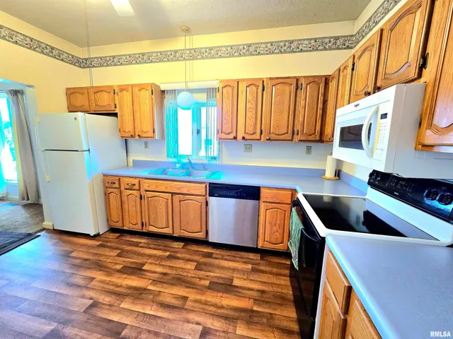 $129,900 | 1711 West Cherry Street, Marion, IL 62959