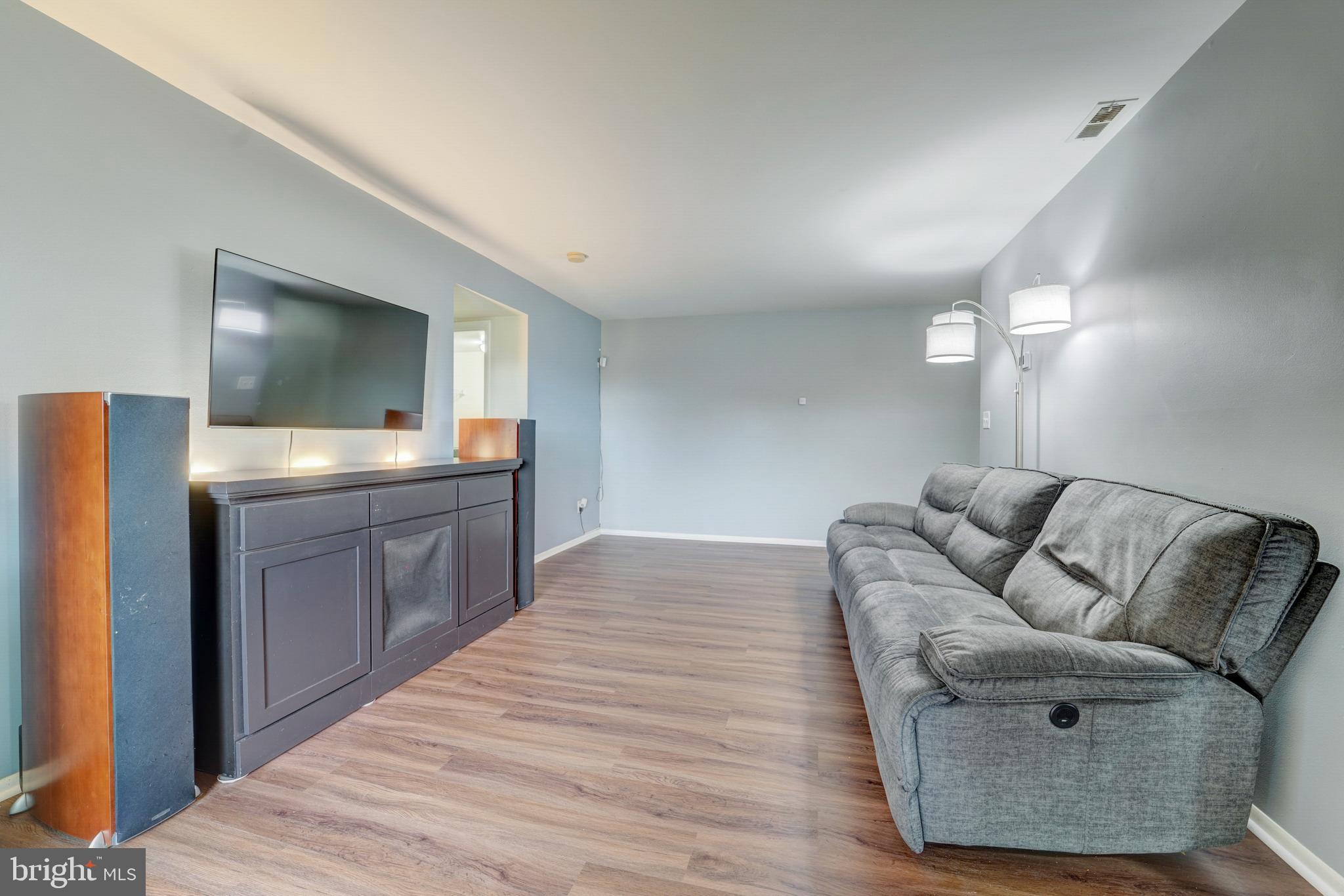 1000 Spring Gate Road, Unit 1C Catonsville, MD 21228 - Photo 4 of 24 Living Room