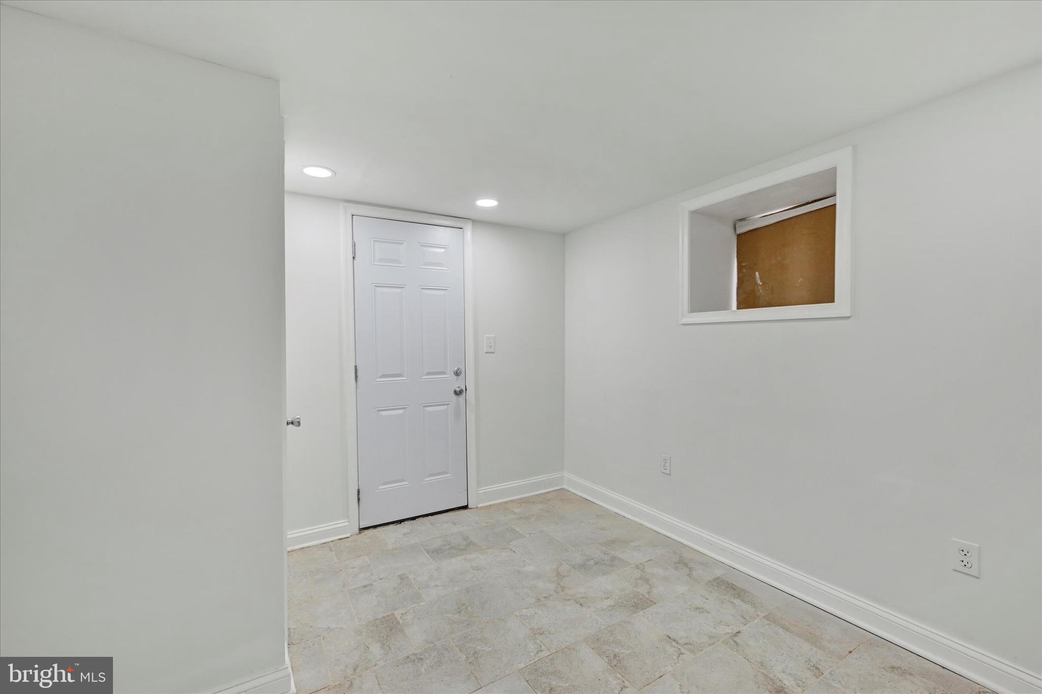 2400 West Lafayette Avenue Baltimore, MD 21216 - Photo 25 of 33 a view of an empty room