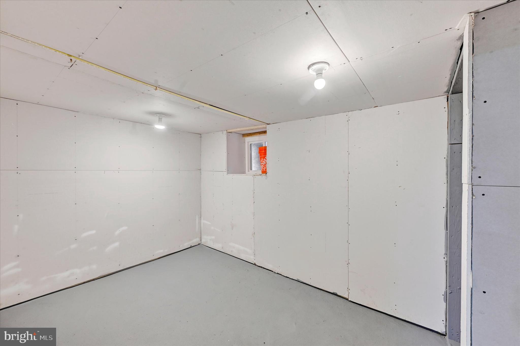 2400 West Lafayette Avenue Baltimore, MD 21216 - Photo 28 of 33 a view of an empty room