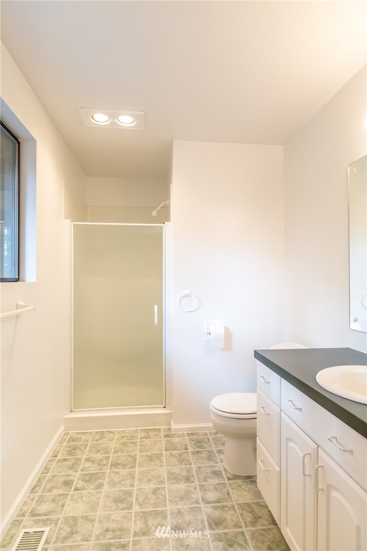 16815 Southeast 149th Street Renton, WA 98059 - Photo 12 of 25 Gallery Image 12