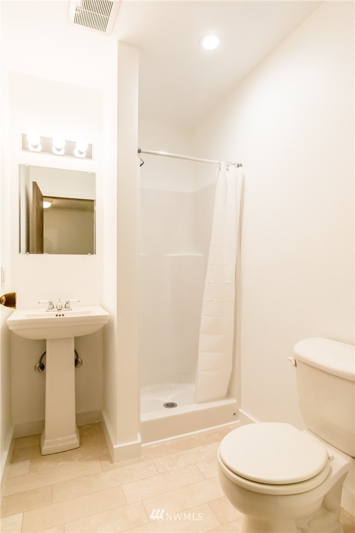 16815 Southeast 149th Street Renton, WA 98059 - Photo 17 of 25 Gallery Image 17