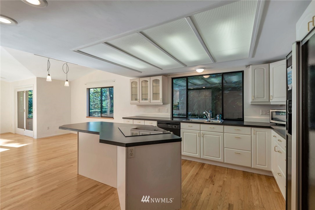 16815 Southeast 149th Street Renton, WA 98059 - Photo 4 of 25 Gallery Image 4
