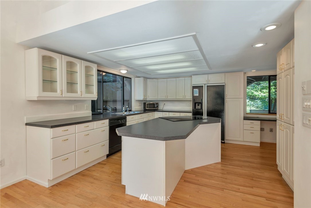 16815 Southeast 149th Street Renton, WA 98059 - Photo 5 of 25 Gallery Image 5