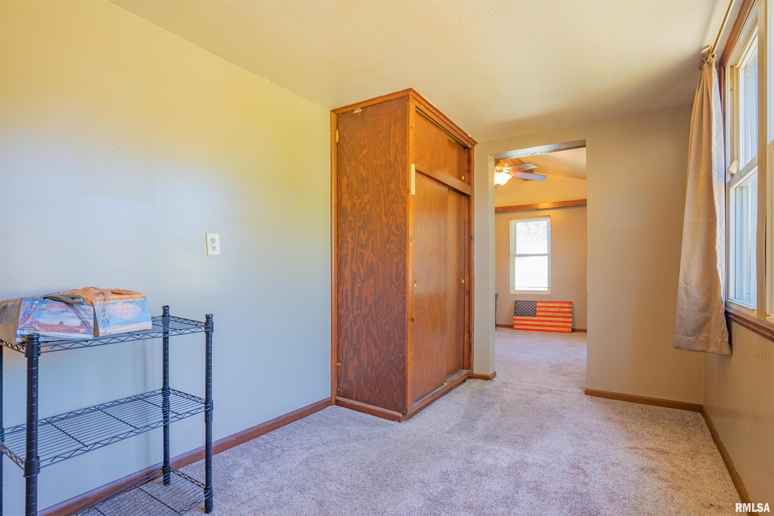 6010 West Fairview Road Peoria, IL 61607 - Photo 3 of 23