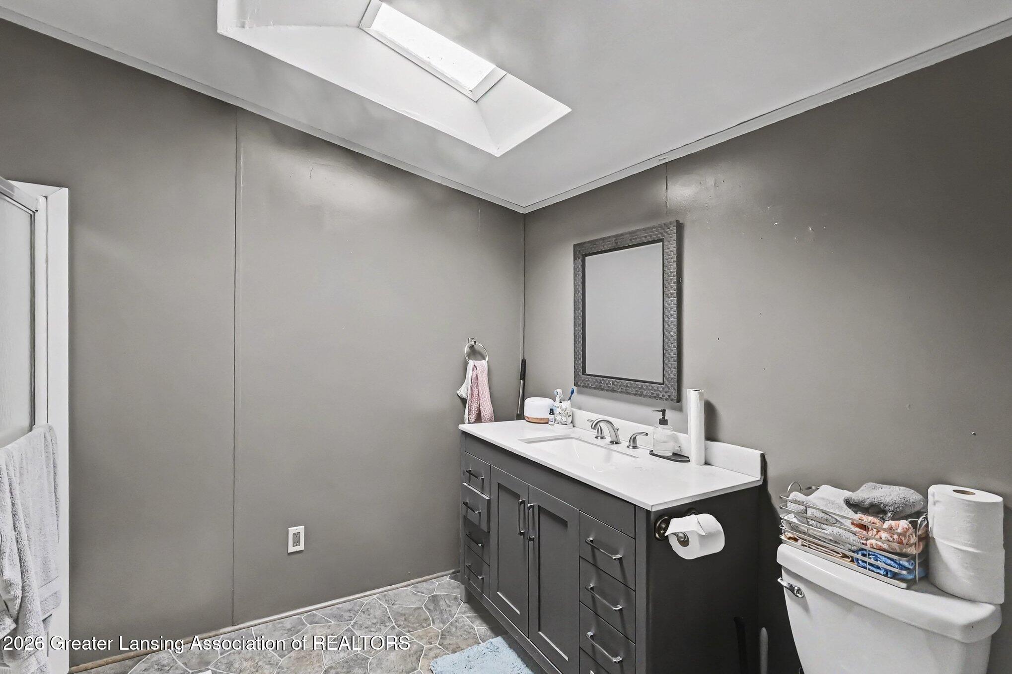 3148 Tyrrell Road Owosso, MI 48867 - Photo 16 of 24 Primary bath