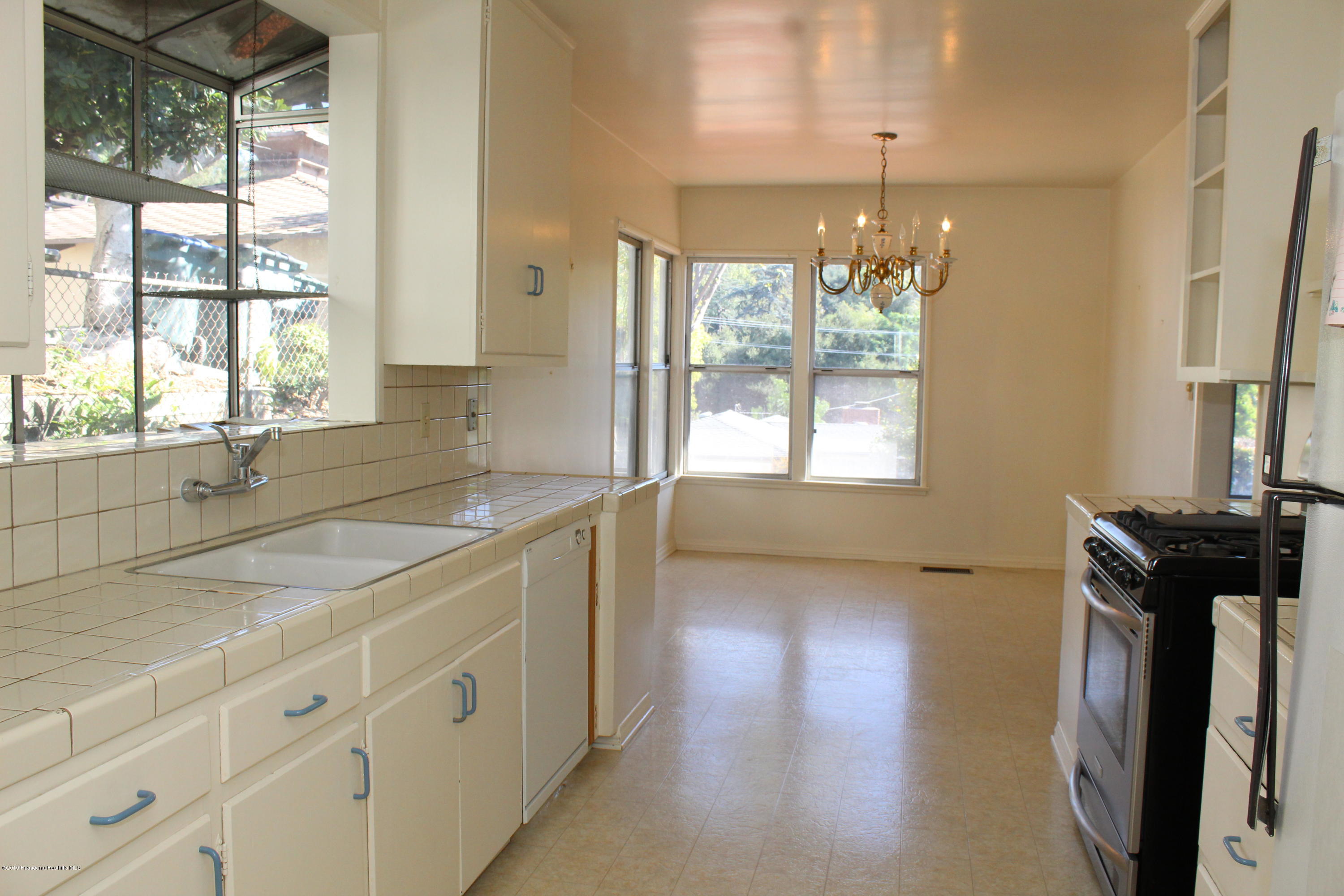 1365 Brixton Road Pasadena, CA 91105 - Photo 11 of 22 IMG_2974