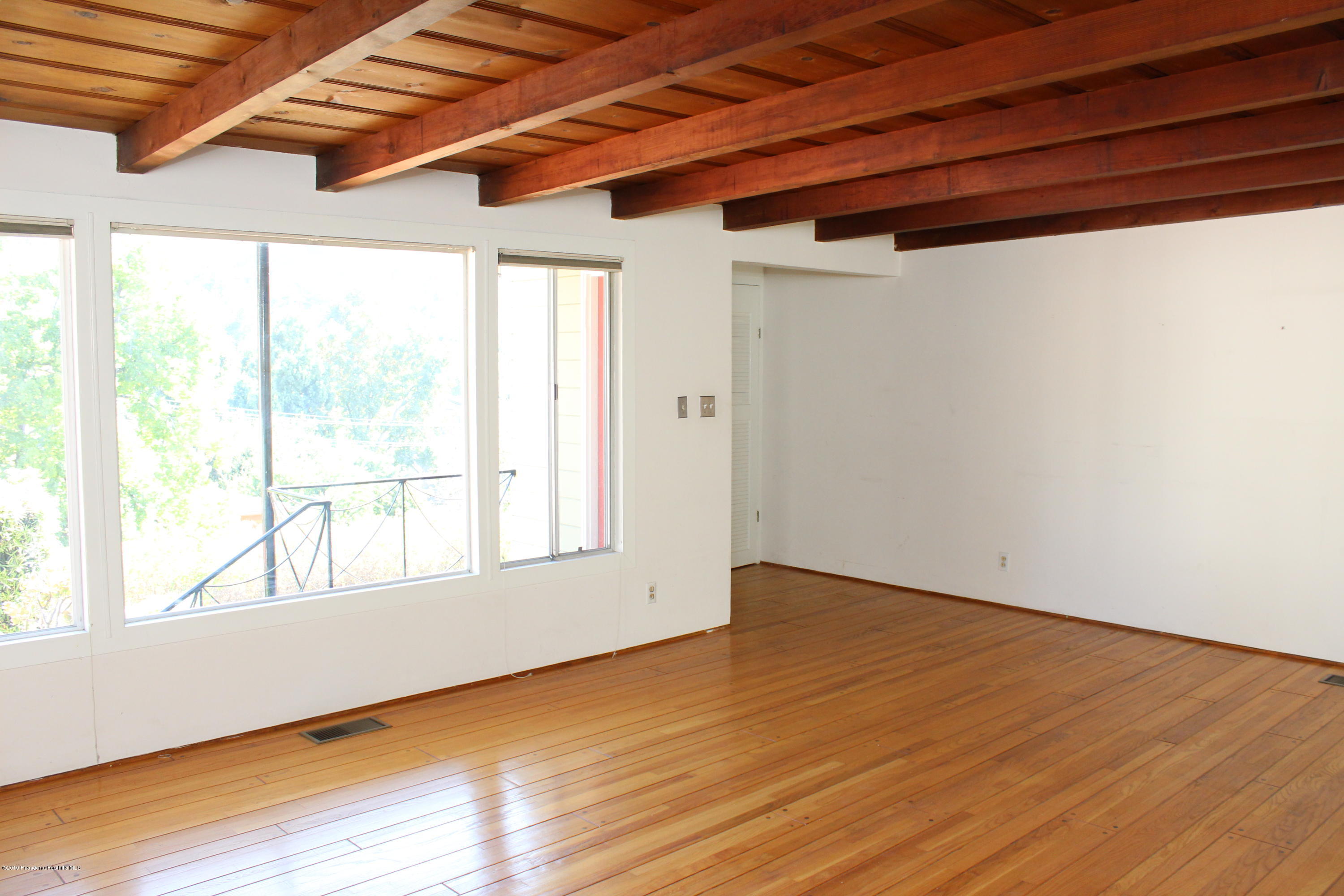 1365 Brixton Road Pasadena, CA 91105 - Photo 7 of 22 IMG_2977