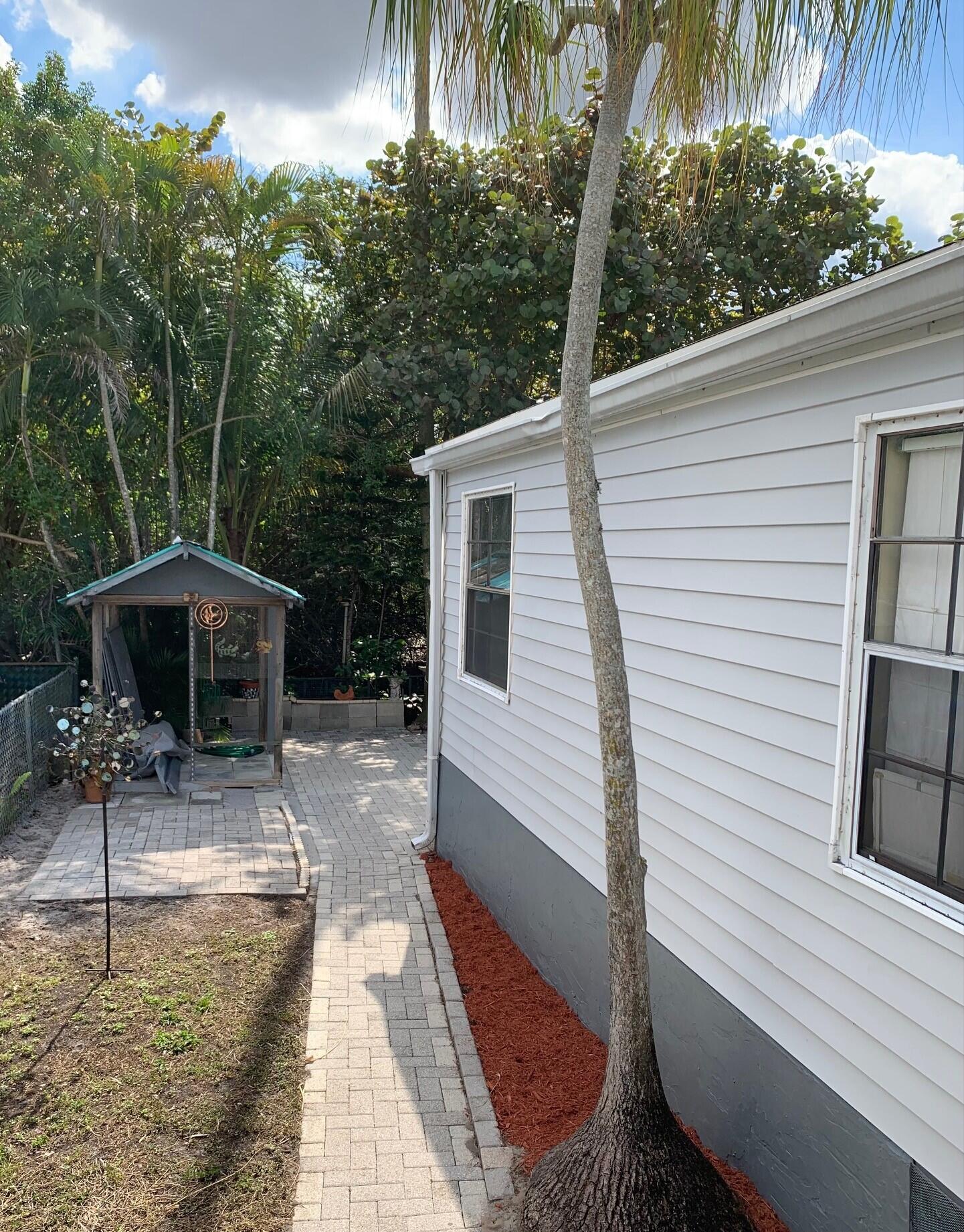 10424 Marina Way Boca Raton, FL 33428 - Photo 11 of 14 East side