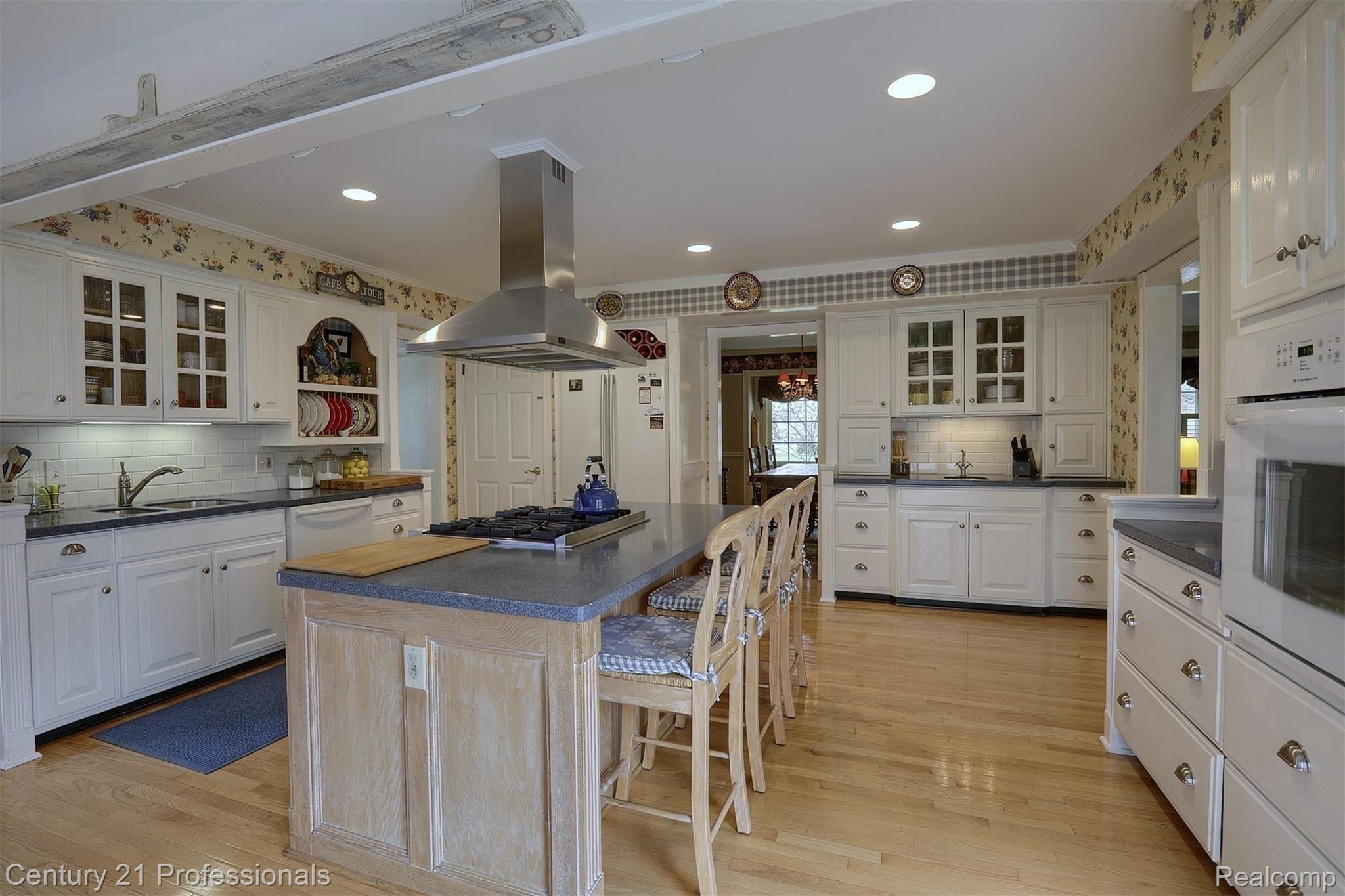 2360 Kingsford Road Rochester, MI 48309 - Photo 12 of 36 12-Kitchen 2nd View.jpg