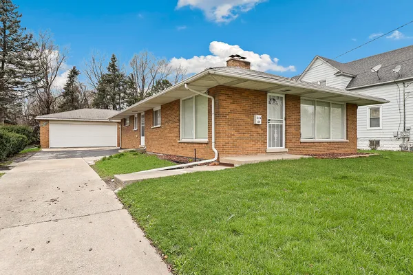 $196,500 | 214 North Hunter Street, Thornton, IL 60476