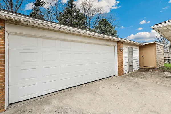 $196,500 | 214 North Hunter Street, Thornton, IL 60476