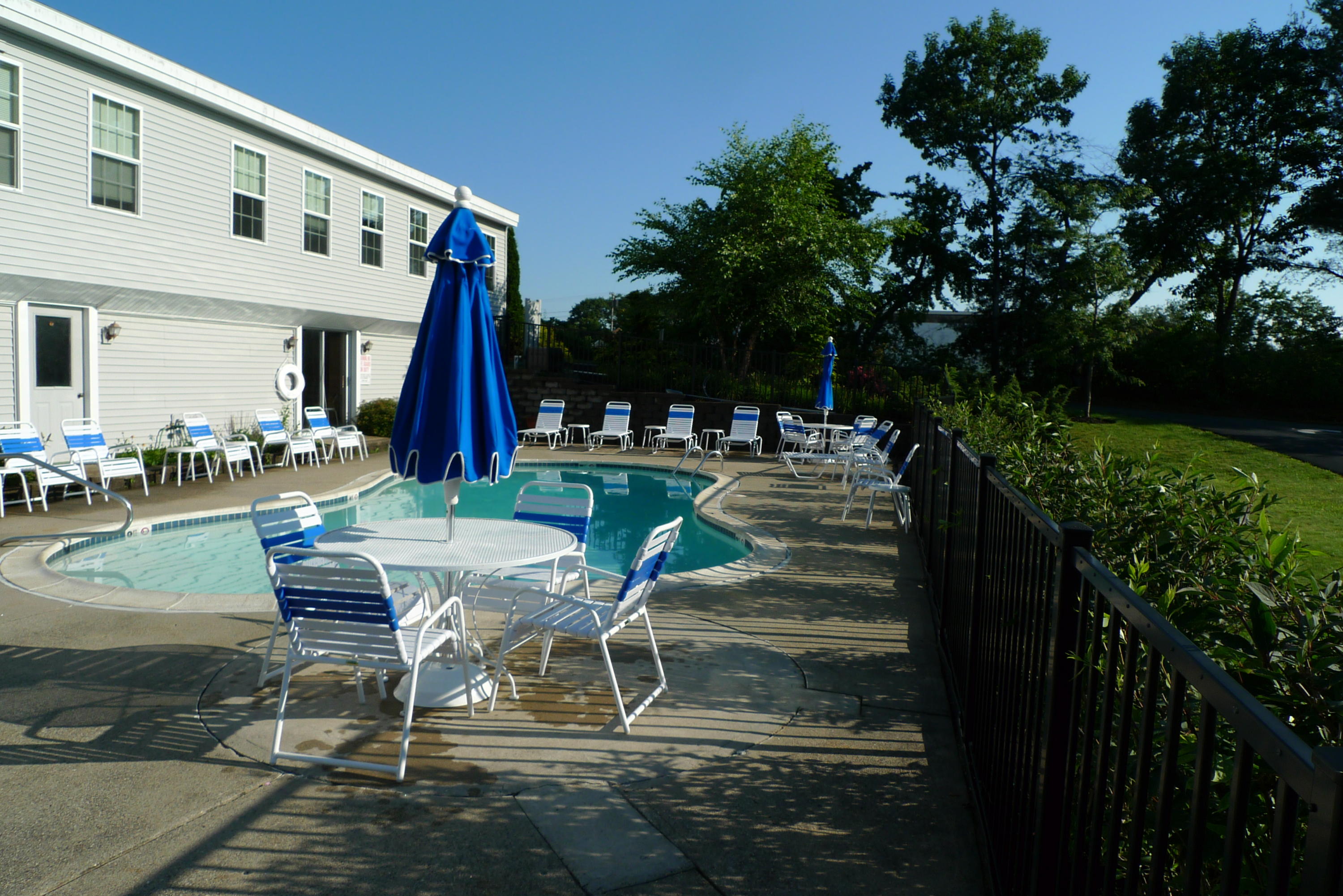 718 Main Street, Unit B2 Ogunquit, ME 03907 - Photo 18 of 28 Pool