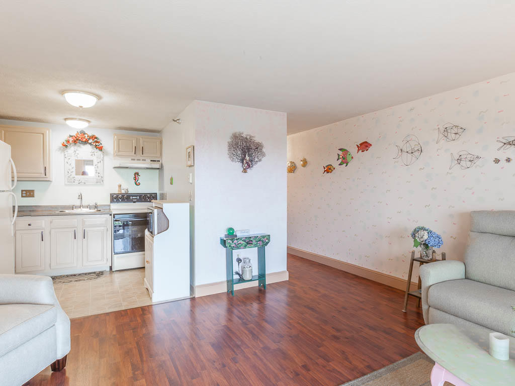 718 Main Street, Unit B2 Ogunquit, ME 03907 - Photo 9 of 28 Living Room/Kitchen Overview