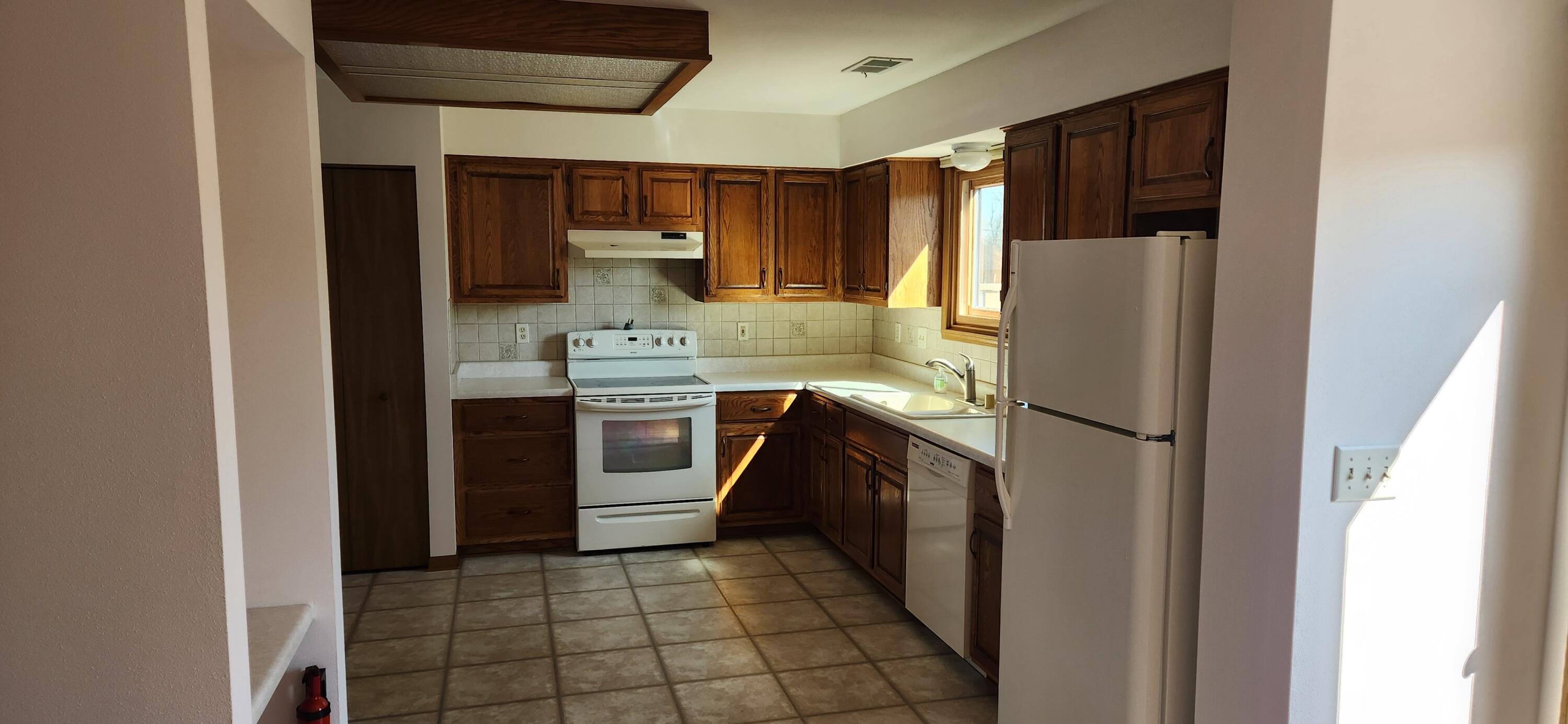 5516 Cambridge Lane, Unit 4 Mount Pleasant, WI 53406 - Photo 5 of 20 Kitchen