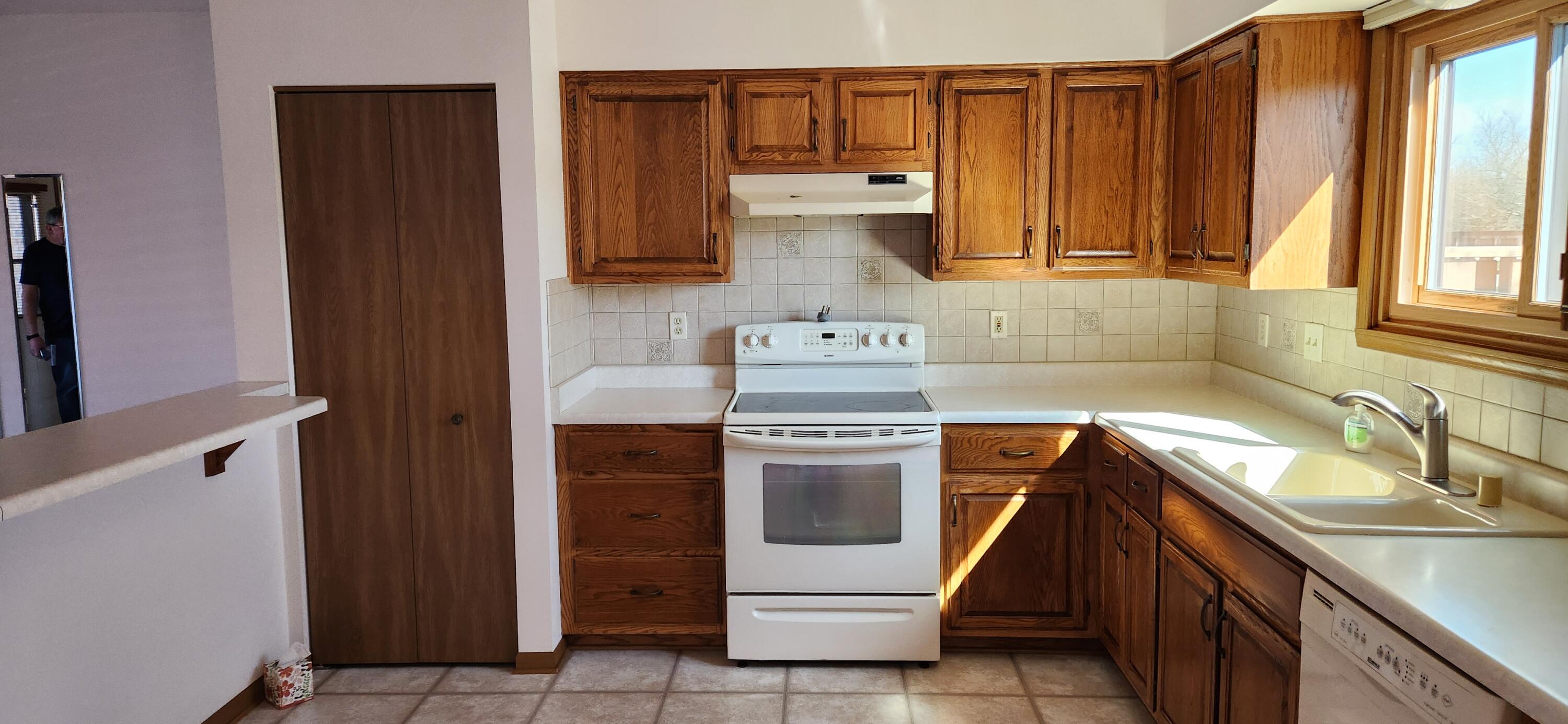 5516 Cambridge Lane, Unit 4 Mount Pleasant, WI 53406 - Photo 6 of 20 Kitchen
