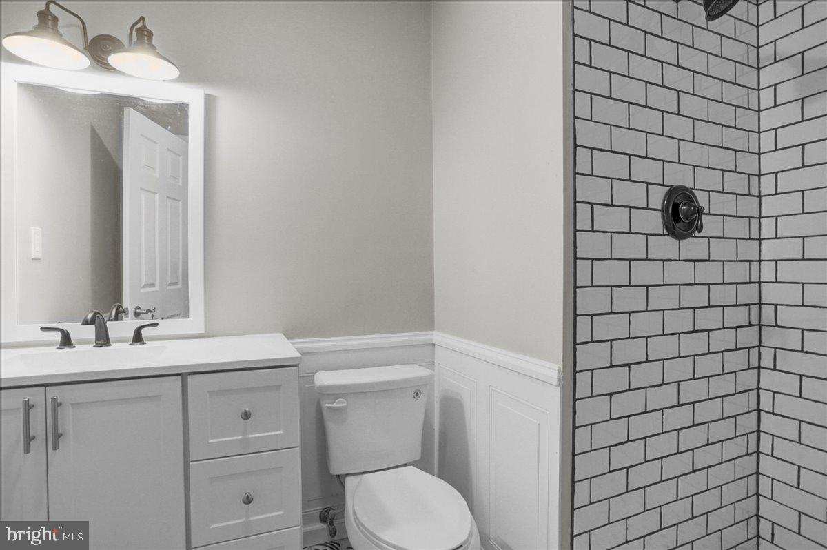 80 Wedge Lane Reading, PA 19607 - Photo 17 of 27 Master Bath view 1