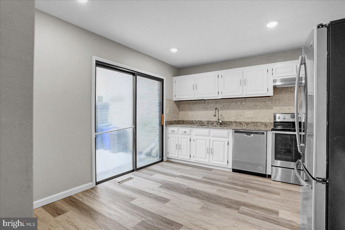 80 Wedge Lane Reading, PA 19607 - Photo 2 of 27 Kitchen view 1