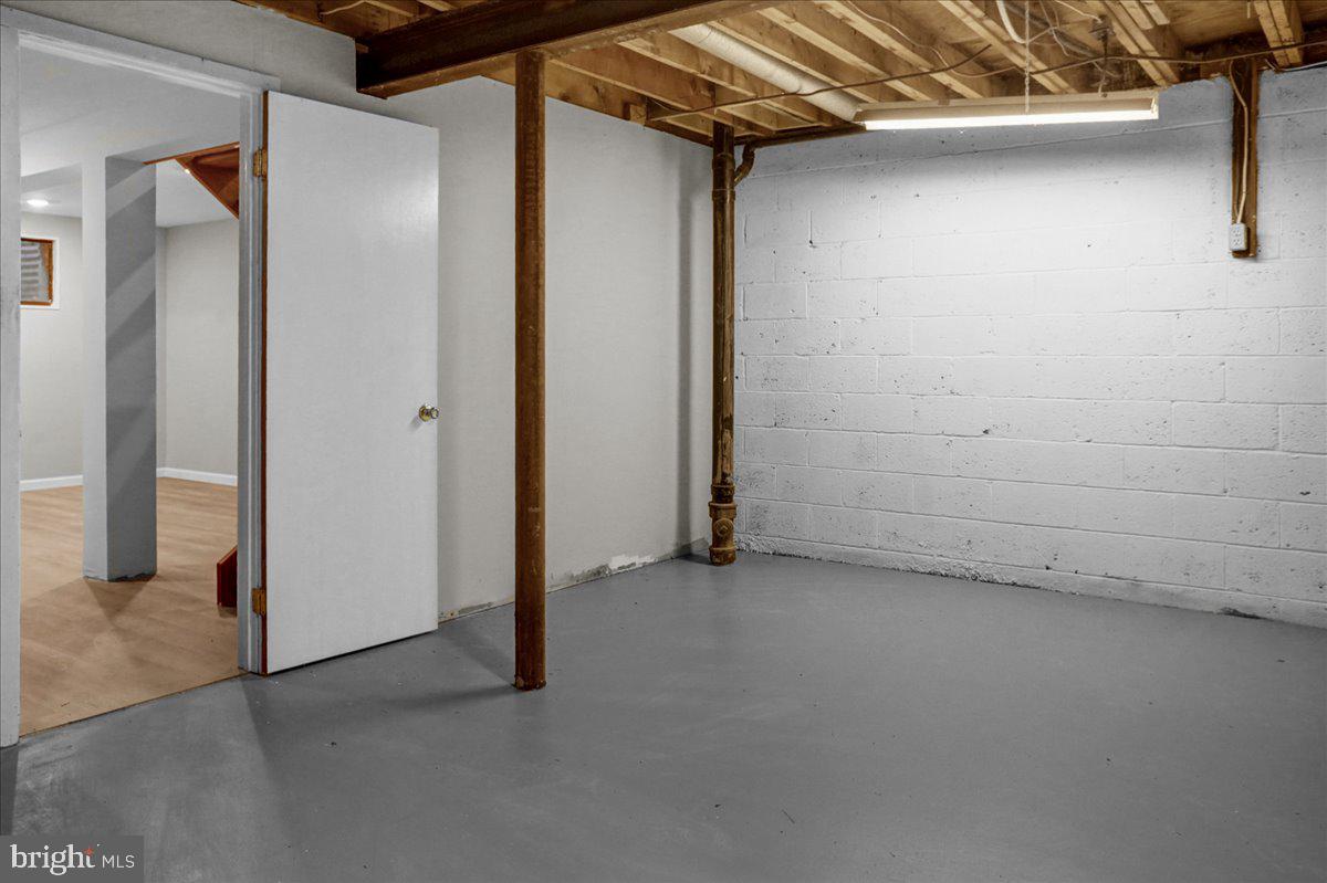 80 Wedge Lane Reading, PA 19607 - Photo 23 of 27 Basement utility room view 2